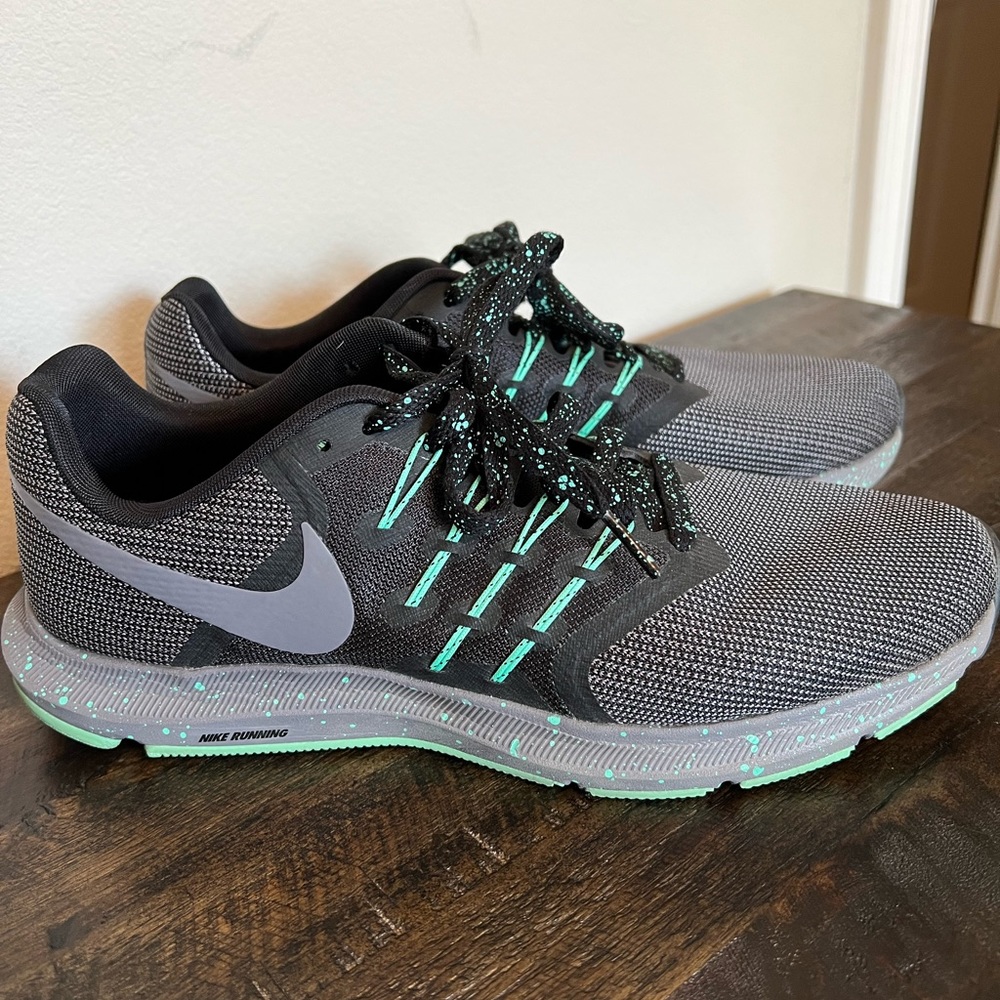 Nike cross trainers